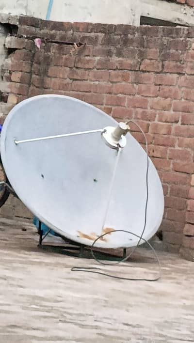 4 feet dish with C Band LNB