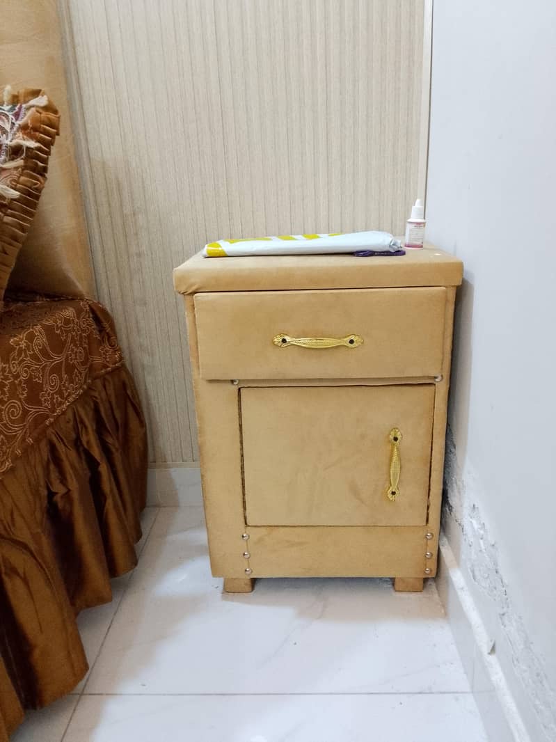 bed set with side table 2