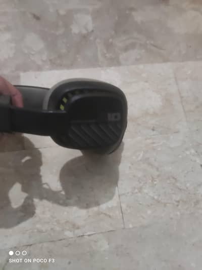 astro A10 headphones