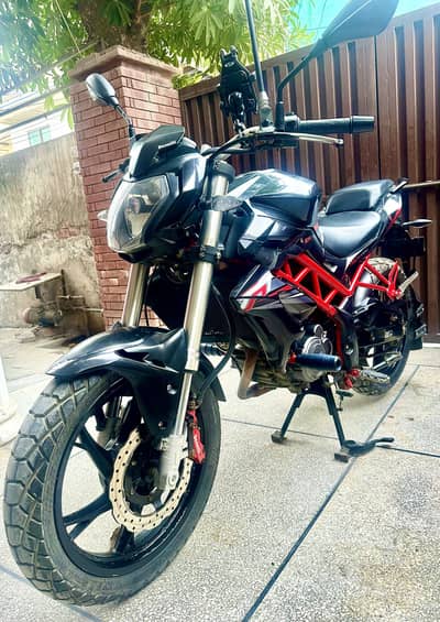Benelli TnT 150i