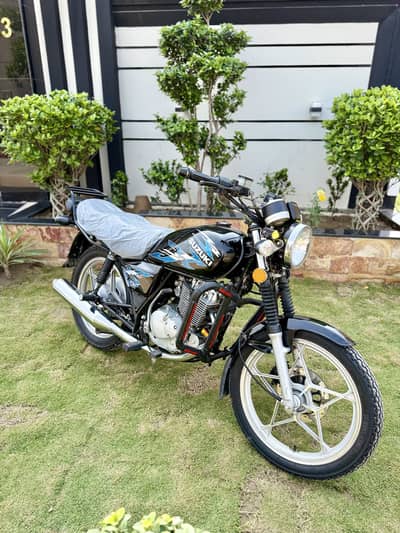 Suzuki GS150 2022 special edition Alloy rims disc brake only 8600kms