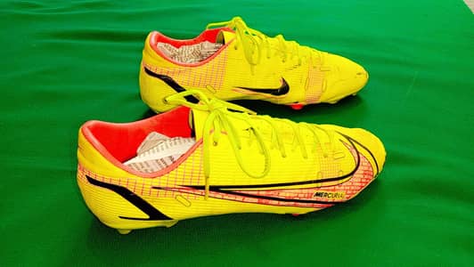 original football shoes Airzom Nike mercurial Adidas predator puma