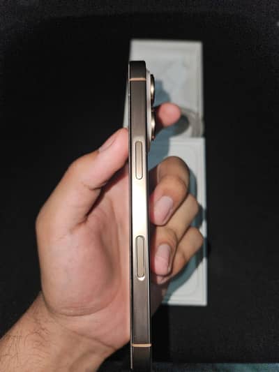 16 Pro Non Jv with Box With original lead 10/10