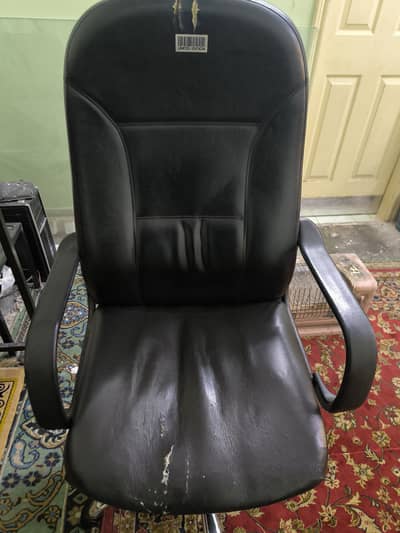 Revolving Office Chair for Sale (USED)