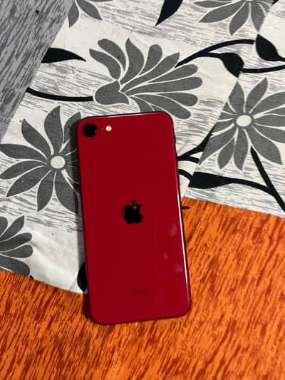 iPhone SE water pack 10/10 condition