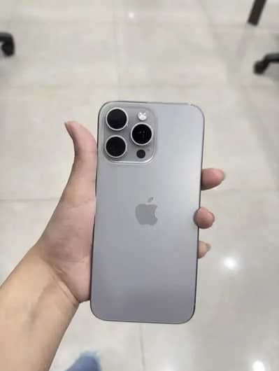 iPhone 15 pro max natural titanium