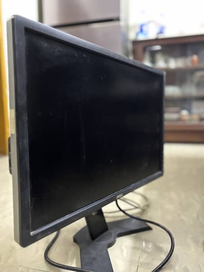Dell Lcd 24 inch with stand