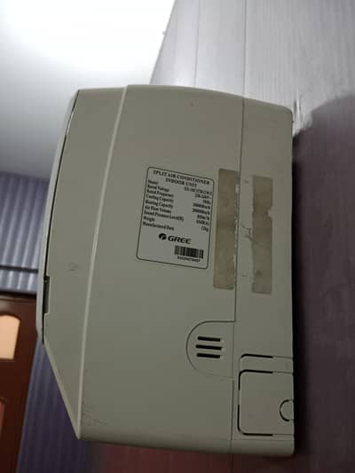 Gree A . C 1.5 Ton used 8/10 condition