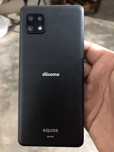 AQUOS sense 6