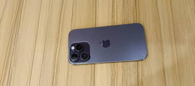 10/10 condition iphone 14 pro with Box and Orignal charger
