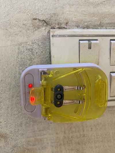 Brand New universal battery charger For sale