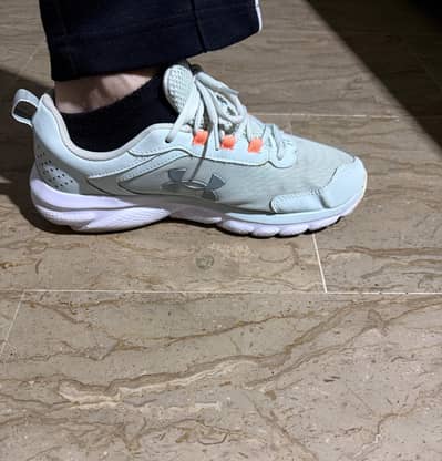 UNDERARMOUR SHOES LATEST MODEL 10/10 CONDITION