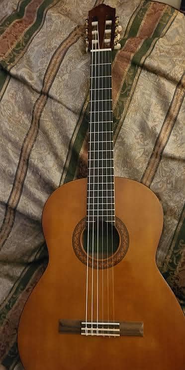 yahama c40 classic guitar import Dubai made in Indonesia