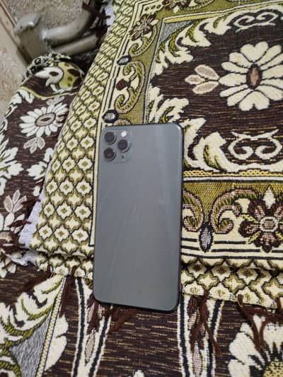 I phone 11 pro max 256gb