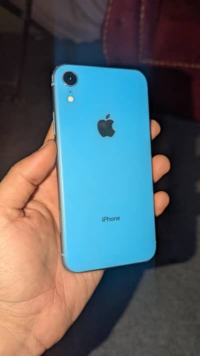 I phone XR 64 Gb factory Unlock  Esim Time available