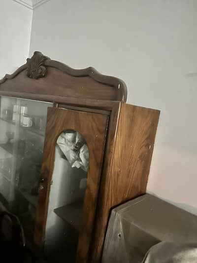 Used showcase for sale