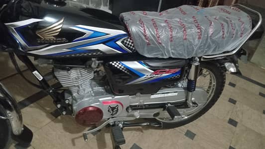 honda cg125genuine new urgent sale August mein nikla ha 25 ky