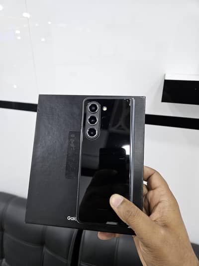 Samsung Galaxy Z Fold 5 Non PTA 512 GB black With Box Fresh
