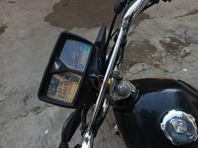 Honda 125 Golden Edition