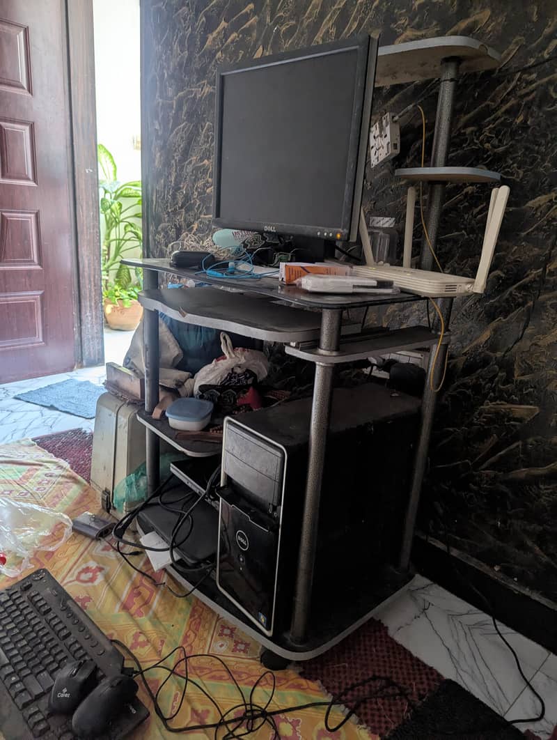 Computer Table / Computer Trolley / Desk 0