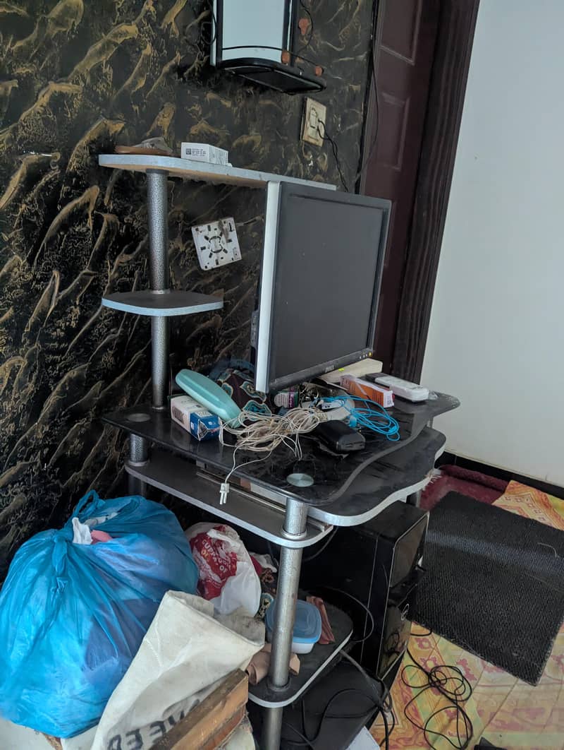 Computer Table / Computer Trolley / Desk 1