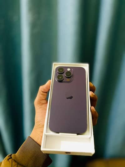 Iphone 14 pro 10/10 with box