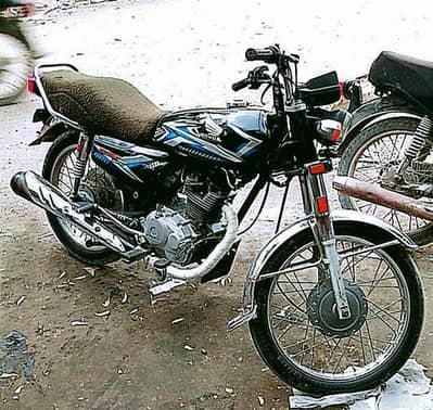 Honda CG 125 2015 Model – Good Condition – Urgent Sale