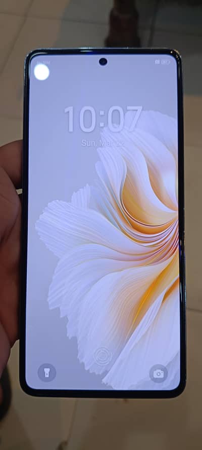 TECHNO CAMON 20 WITH BOX