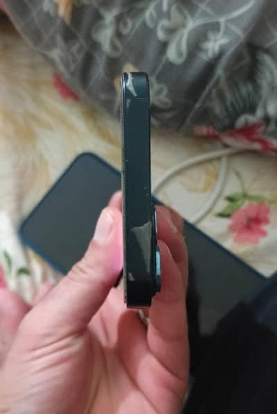 Iphone 13 128gb JV 10/10 condition with box