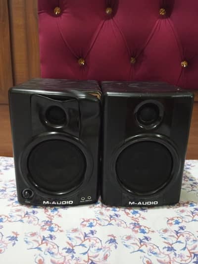 M-Audio AV 40