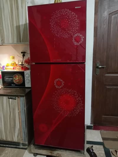 urgent sale fridge orient mediam size 03238818462 wtsp and call plz