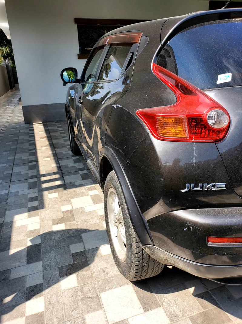 Nissan juke 2011 model 2