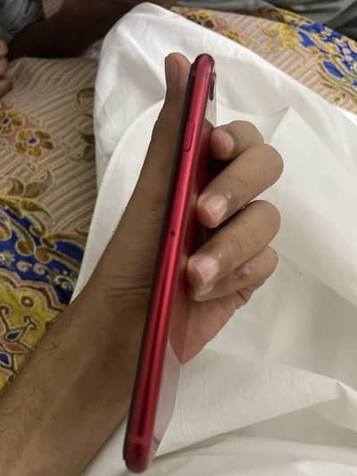 iPhone SE 3rd generation red color