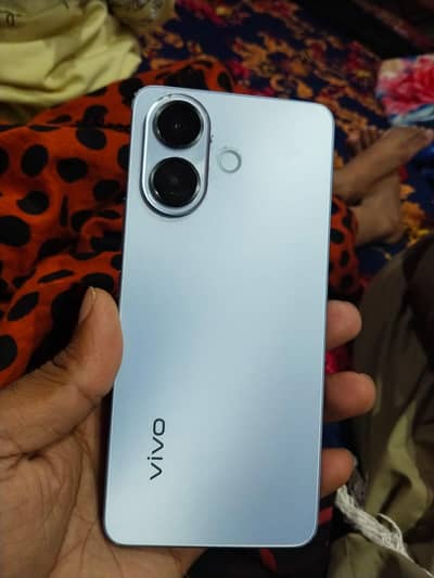 vivo v60 5g  12 256   2 month use