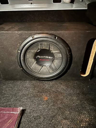 AMPLIFIER AND SPEAKER