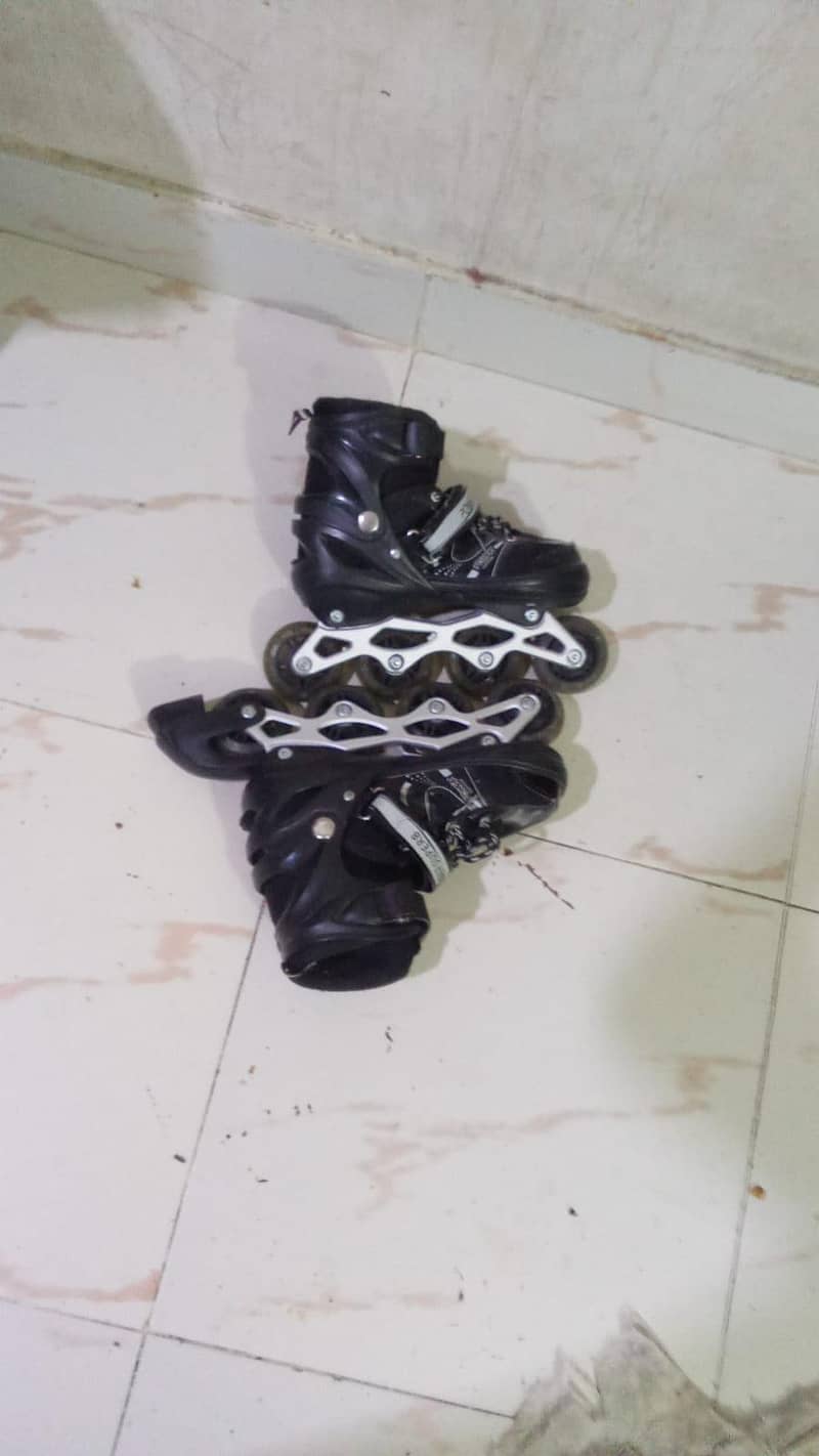 roller skates 0