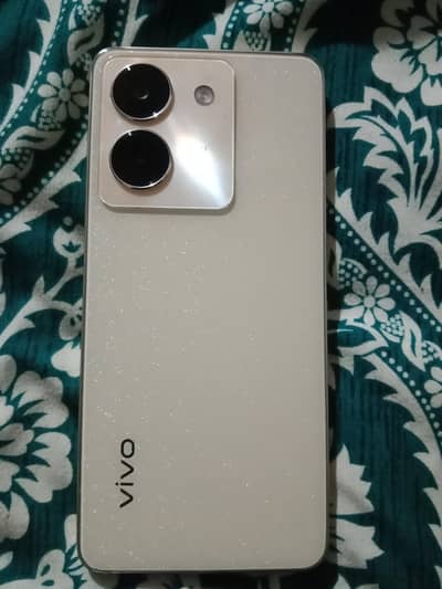 This phone is in perfect condition just like new no repair no open