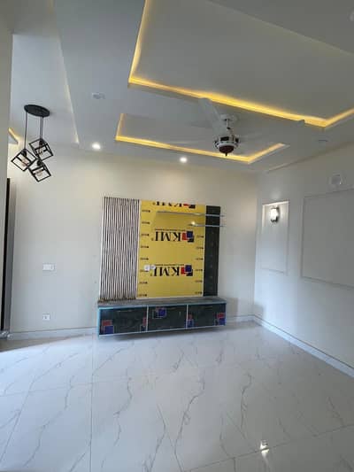 UPPER PORTION OF 8 MARLA AVAILABLE FOR RENT IN PHASE ONE BAHRIA ORCHARD