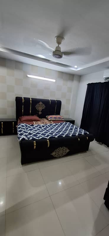 Par Day and short Time One and Two BeD Room appaertment Available for rent Bahria Town Phase 4 and 6 Empire Heights 2 family apartment any time available