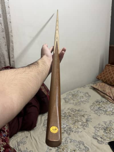 LP HAND MADE CUE WITH BEAUTIFUL ARROWS BRAND NEW CUE