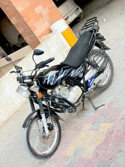 suzuki GS 150 SE model 2022/23