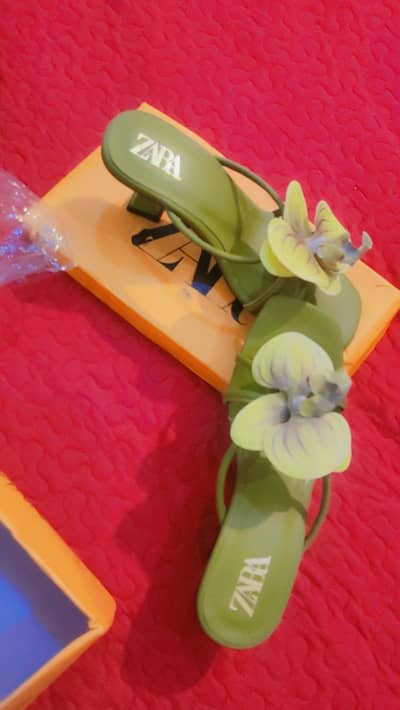 ZARA Stylish Green Flower Sandals – Trendy & Elegant