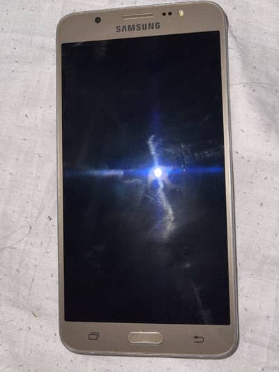 Samsung J7