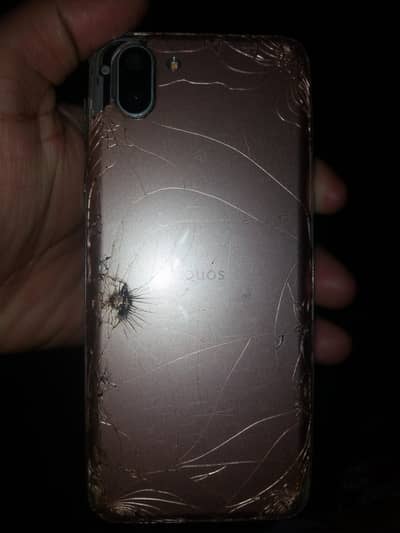 aquas r2. tuch kam keyboard kabhi chal ra hai . back toti hoya hai