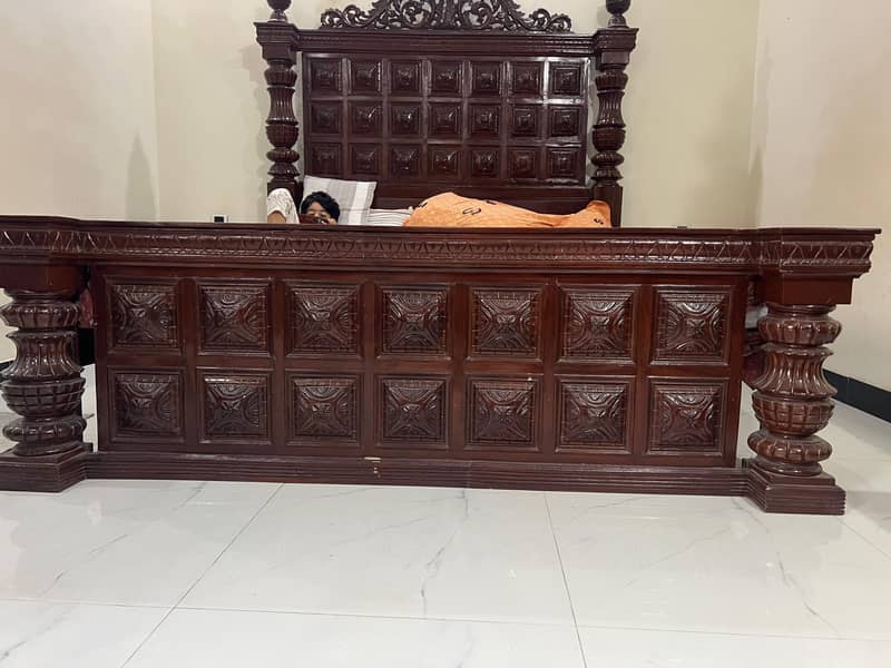 solid bedset with dressing and side tables 0