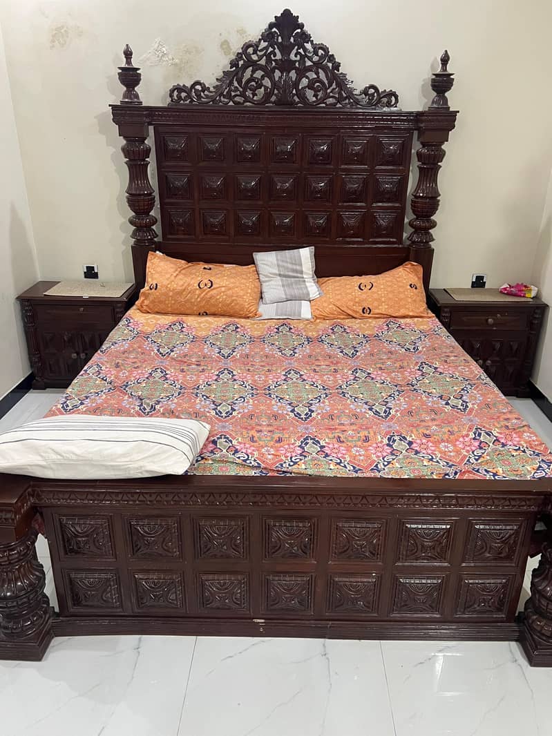 solid bedset with dressing and side tables 2