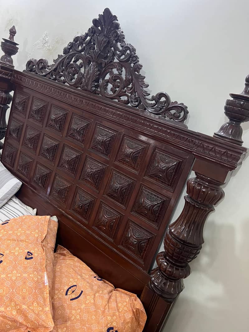 solid bedset with dressing and side tables 3