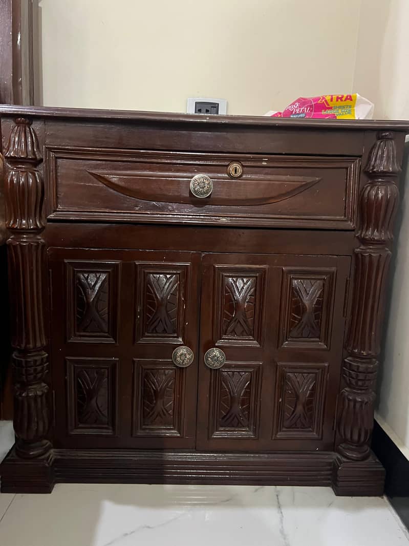 solid bedset with dressing and side tables 10