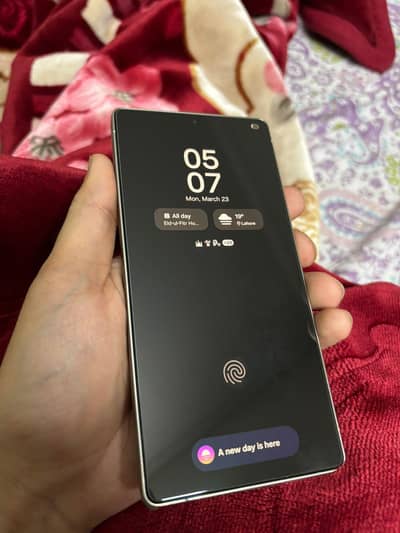 Galaxy S25 Ultra with orignal Buds