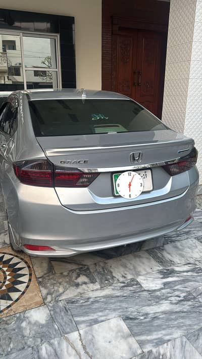 Honda Grace Hybrid EX